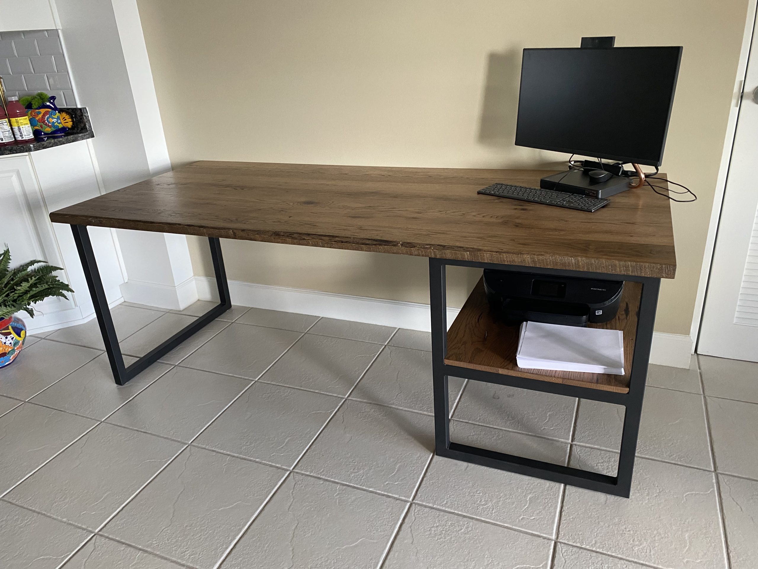 Oak Barn Wood Desk with a Live Edge | Fama Creations